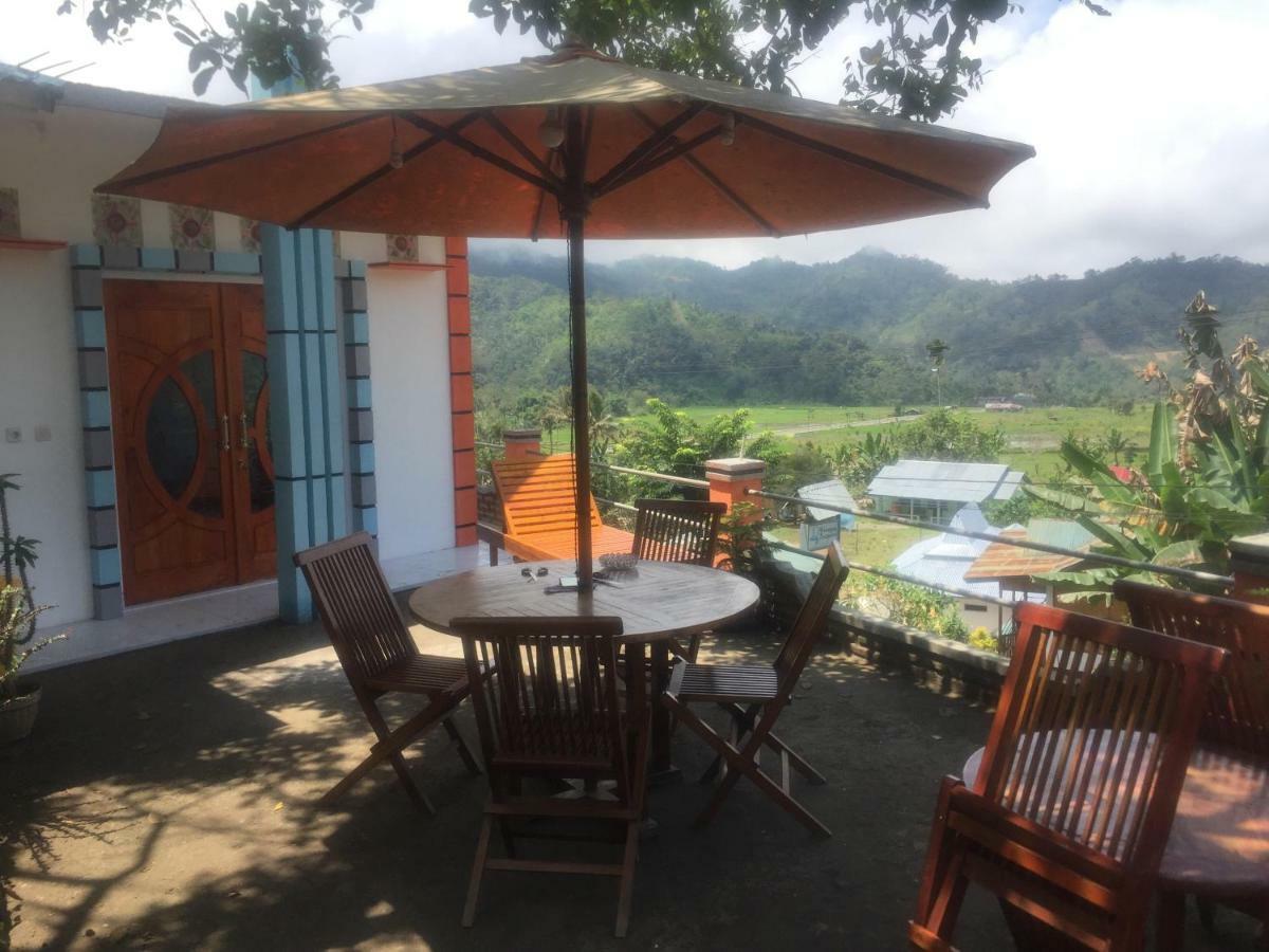 Bintang Bungalow Tour & Travel Kelimutu Exteriör bild